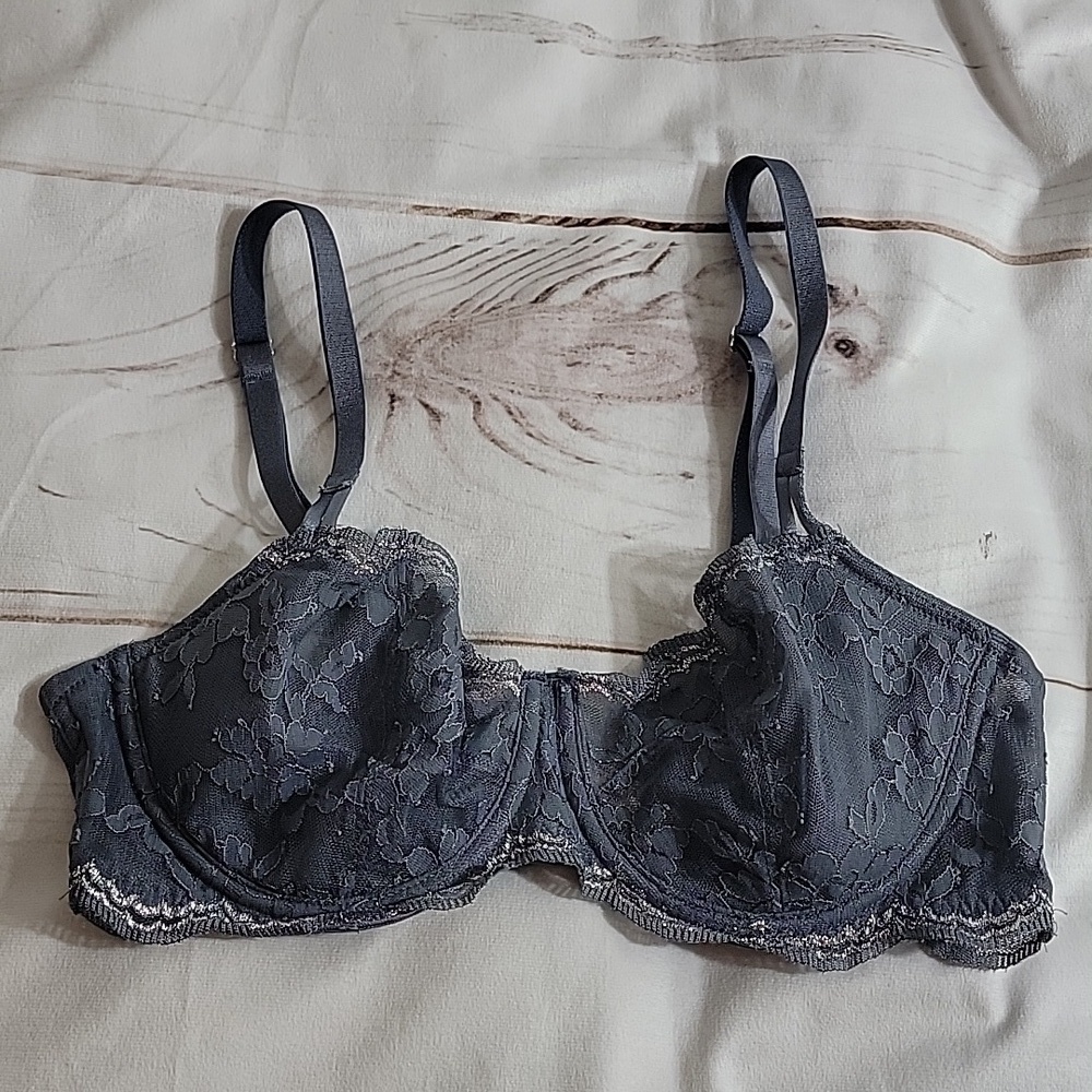 Victoria's Secret Dream Angel's Push Up Without Padding Silver Lace Bra size 34D
